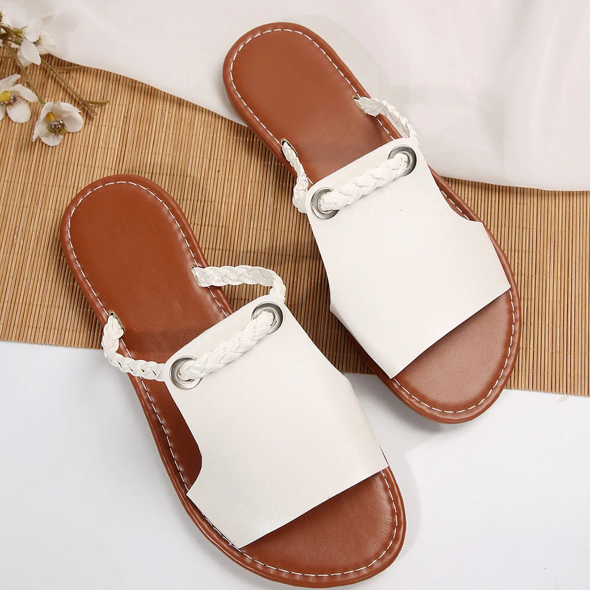 New Women's Shoes Square Head Cross Flat Summer Sandals Simple Flip-flops Women Wear Slippers Beach Slippers
