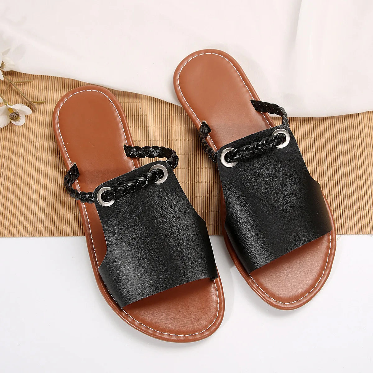 New Women's Shoes Square Head Cross Flat Summer Sandals Simple Flip-flops Women Wear Slippers Beach Slippers