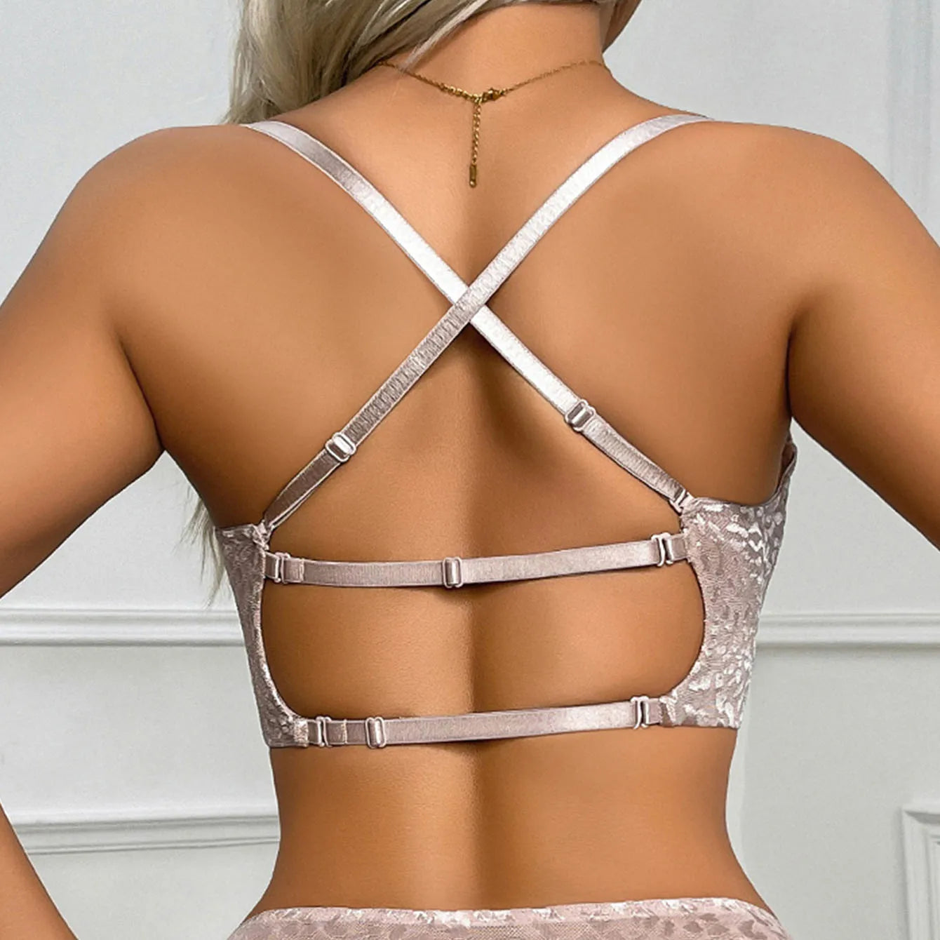 Ultra-thin sexy spacer bra pot belly underwear breathable U-back backless bralette underwire push-up invisible bra