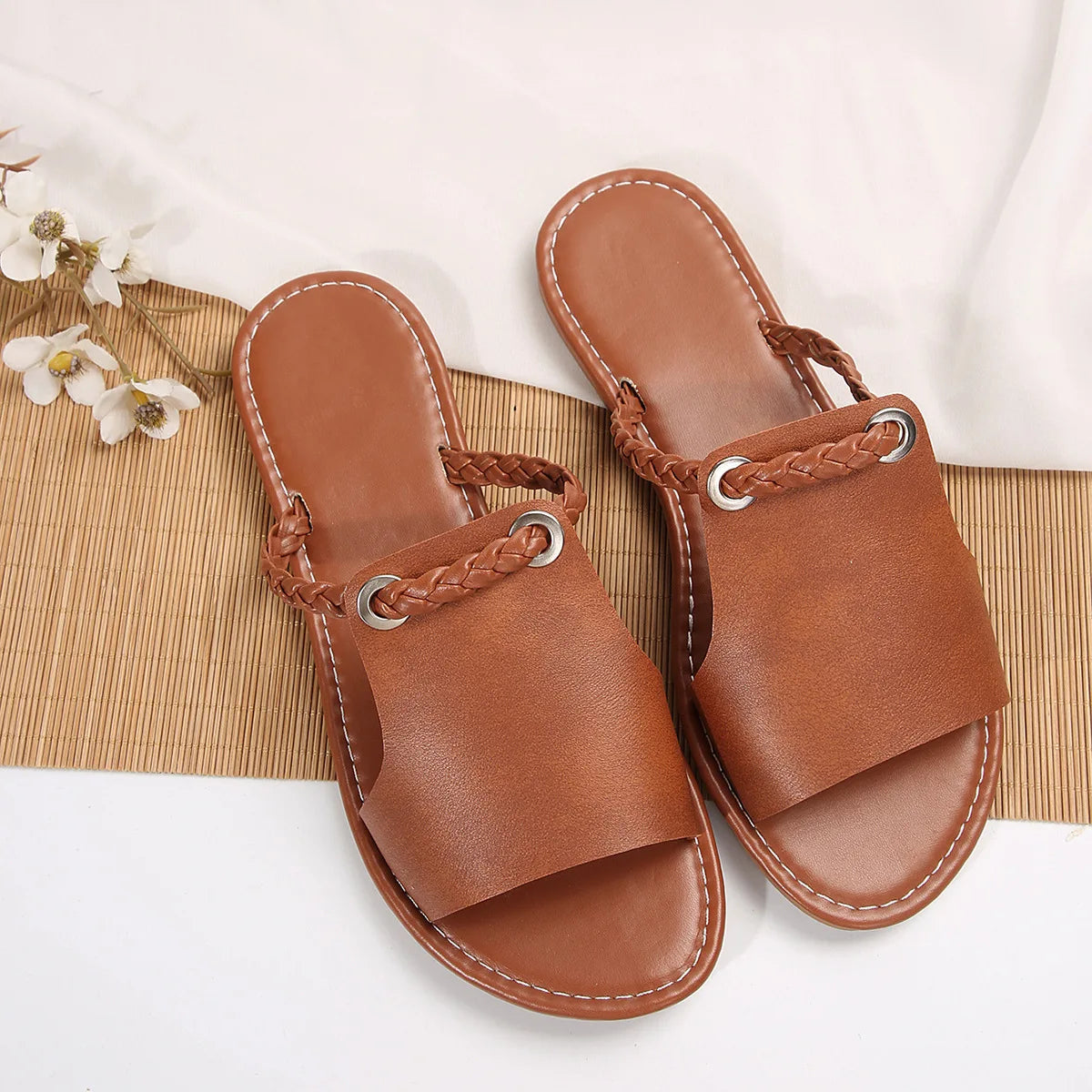 New Women's Shoes Square Head Cross Flat Summer Sandals Simple Flip-flops Women Wear Slippers Beach Slippers