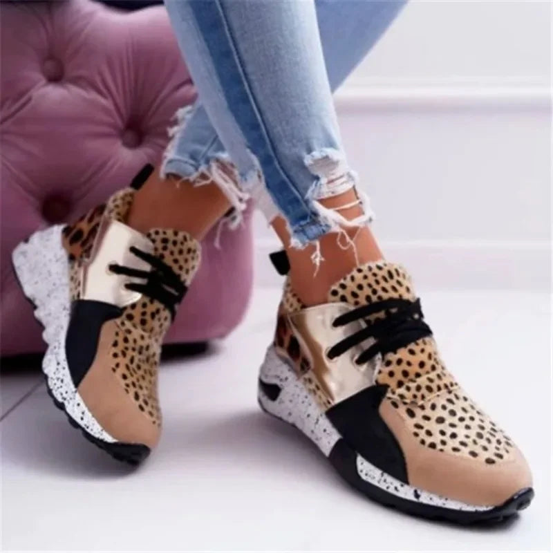 Fashion Women Sneakers New Outdoor Running Shoes for Women Mesh Breathable Casual Platform Sneakers Comfort Lace Up Tenis Shoes