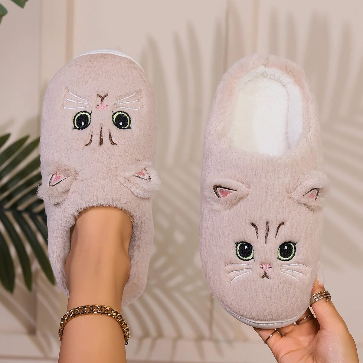 Cartoon Cat Fuzzy Slippers - Ultra Soft Fabric Inner, Plush Flat Sole, Cozy Warmth.