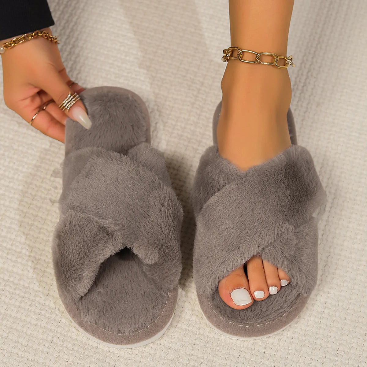 Autumn home anti slip flat bottomed couple style fashionable and simple open toed hairy slippers