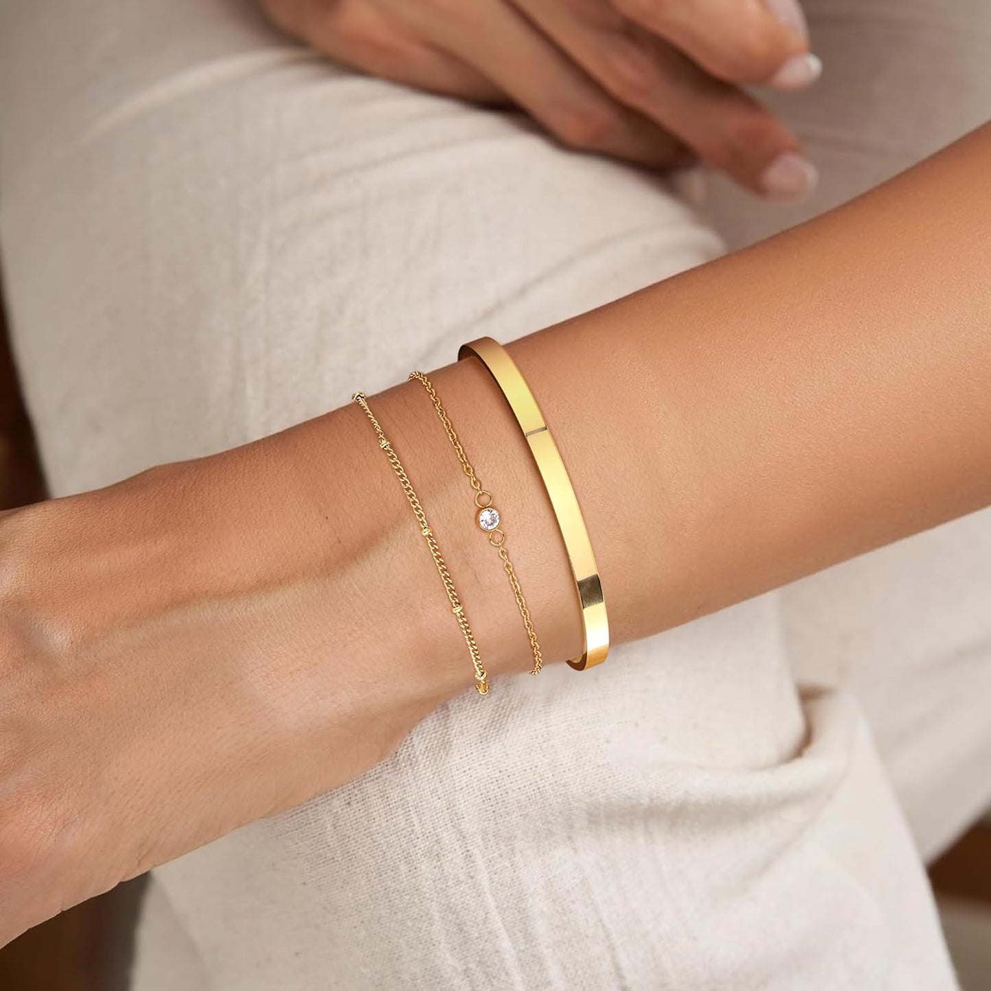 women's bracelet with 14 carat gold
