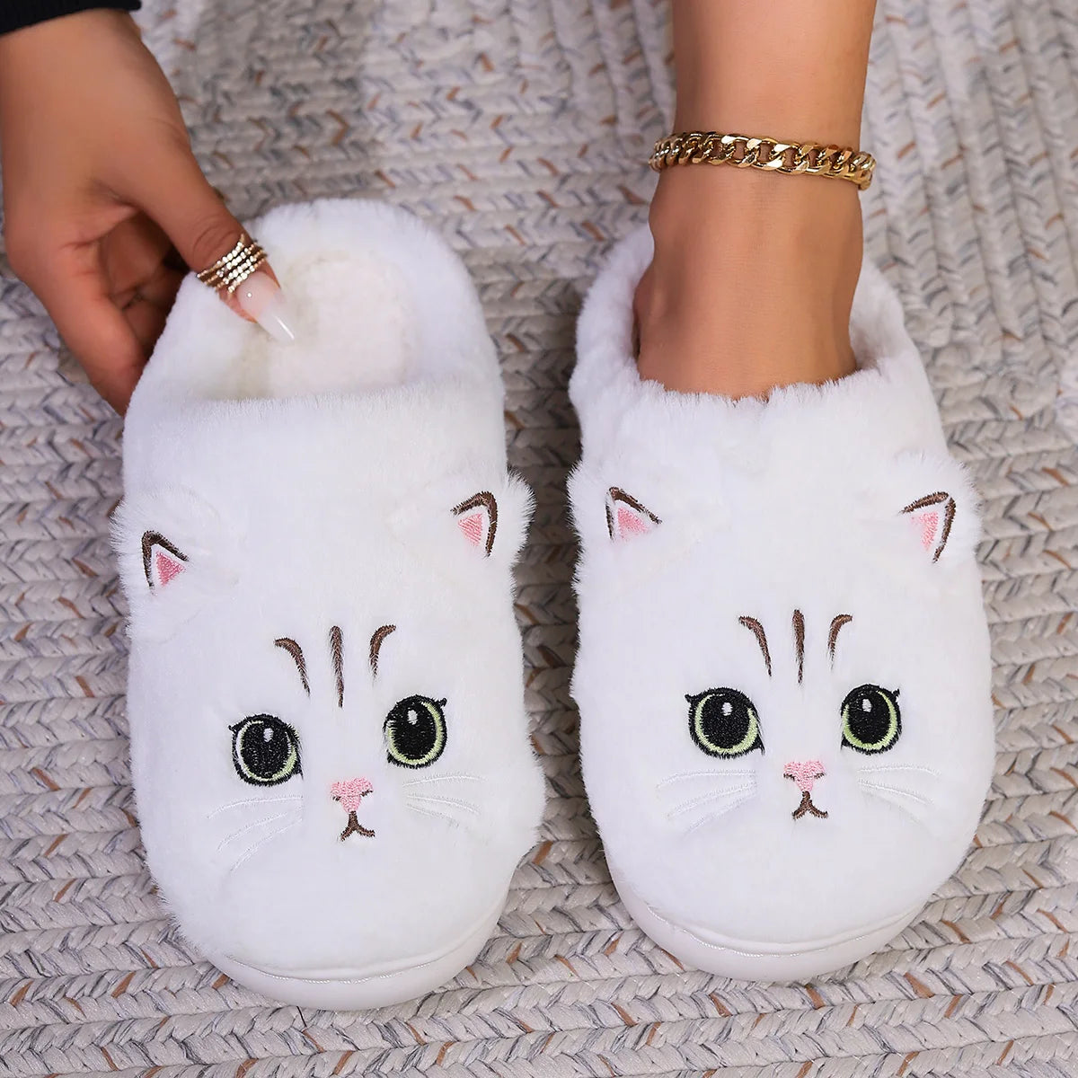 Cartoon Cat Fuzzy Slippers - Ultra Soft Fabric Inner, Plush Flat Sole, Cozy Warmth.
